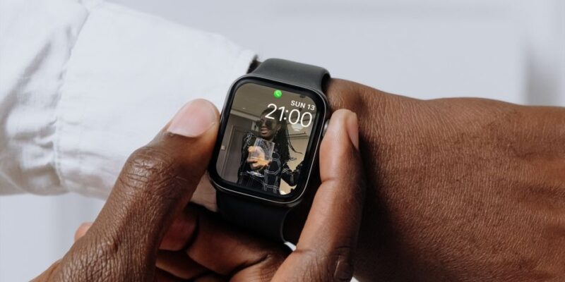 2 mẹo tuỳ chỉnh giao diện đồng hồ Apple Watch đơn giản nhất